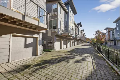 8083 N Leavitt Ave, Portland, OR 97203 - Photo 33