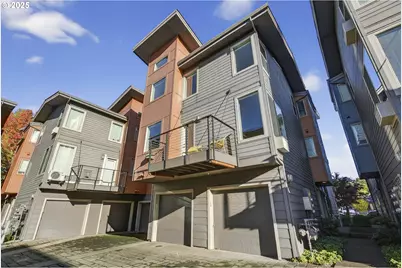 8083 N Leavitt Ave, Portland, OR 97203 - Photo 1