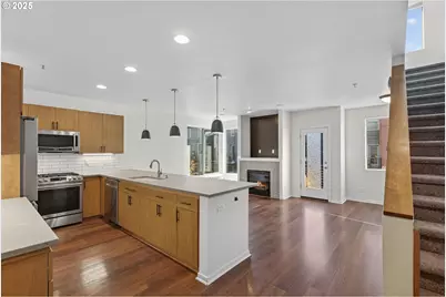 8083 N Leavitt Ave, Portland, OR 97203 - Photo 5