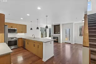 8083 N Leavitt Ave, Portland, OR 97203 - Photo 5