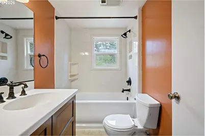 940 W N St, Springfield, OR 97477 - Photo 15