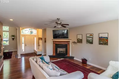 295 Fairway Village Ln, Roseburg, OR 97471 - Photo 9