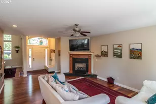295 Fairway Village Ln, Roseburg, OR 97471 - Photo 9