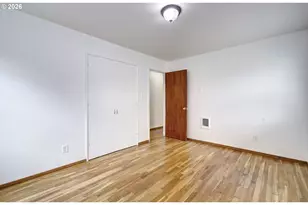 9234 SE Salmon St, Portland, OR 97216 - Photo 11