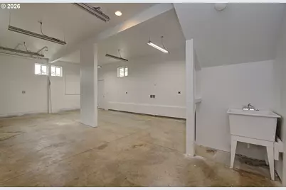 9234 SE Salmon St, Portland, OR 97216 - Photo 29