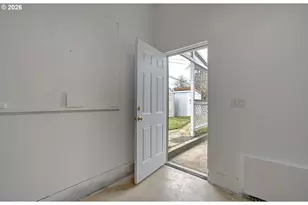 9234 SE Salmon St, Portland, OR 97216 - Photo 27