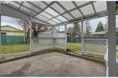 9234 SE Salmon St, Portland, OR 97216 - Photo 37