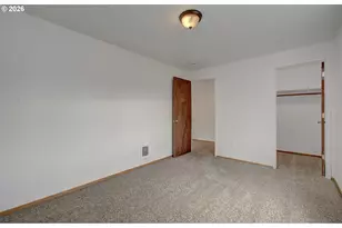 9234 SE Salmon St, Portland, OR 97216 - Photo 21