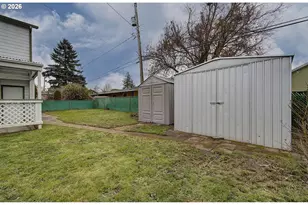 9234 SE Salmon St, Portland, OR 97216 - Photo 35