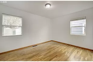 9234 SE Salmon St, Portland, OR 97216 - Photo 15