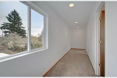 9234 SE Salmon St, Portland, OR 97216 - Photo 17