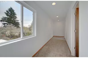 9234 SE Salmon St, Portland, OR 97216 - Photo 17