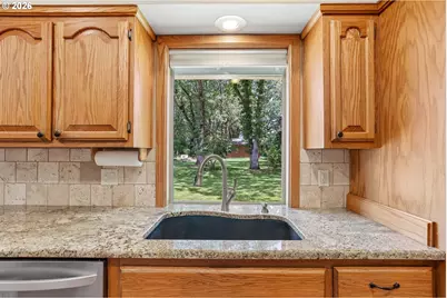17605 SW Pheasant Ln, Beaverton, OR 97003 - Photo 15