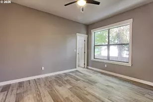 215 NE 30th, Portland, OR 97232 - Photo 9