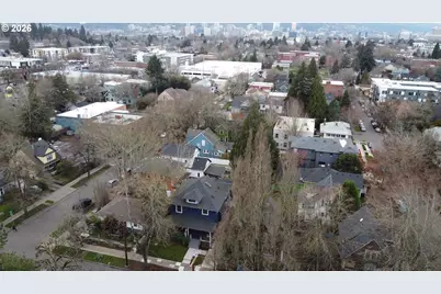 215 NE 30th, Portland, OR 97232 - Photo 19