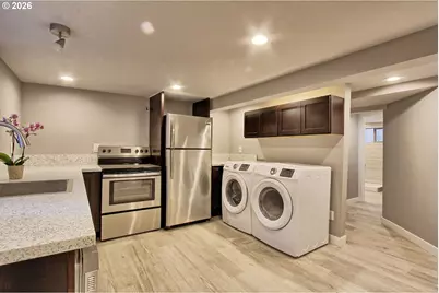 215 NE 30th, Portland, OR 97232 - Photo 15