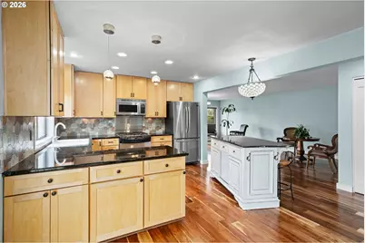 32540 SW Lake Point Ct, Wilsonville, OR 97070 - Photo 9