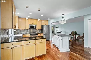 32540 SW Lake Point Ct, Wilsonville, OR 97070 - Photo 9