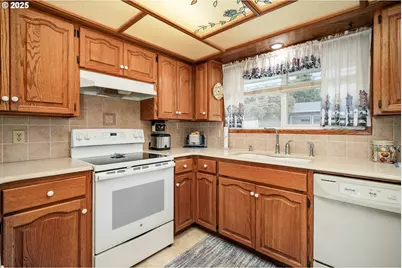 810 22nd Ave NW, Salem, OR 97304 - Photo 15