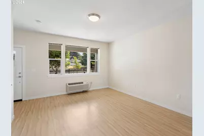 10831 E Burnside St, Portland, OR 97216 - Photo 11