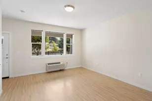 10831 E Burnside St, Portland, OR 97216 - Photo 11