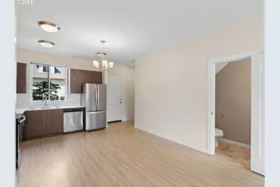 10831 E Burnside St, Portland, OR 97216 - Photo 13