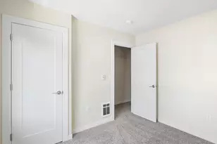 10831 E Burnside St, Portland, OR 97216 - Photo 27