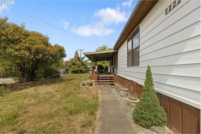 1146 Laura St, Myrtle Creek, OR 97457 - Photo 3