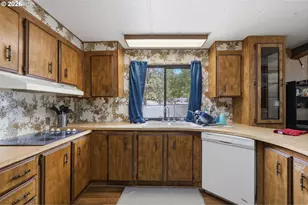 1146 Laura St, Myrtle Creek, OR 97457 - Photo 17