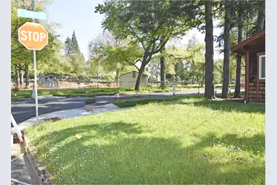 1120 E 24th Ave, Eugene, OR 97403 - Photo 29