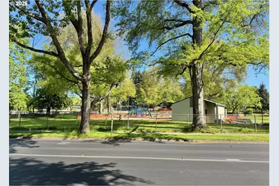 1120 E 24th Ave, Eugene, OR 97403 - Photo 27