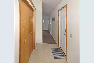 1120 E 24th Ave, Eugene, OR 97403 - Photo 9