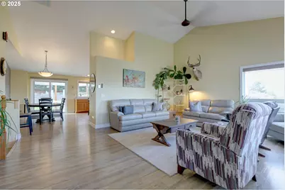 2606 E 10th St, The Dalles, OR 97058 - Photo 5