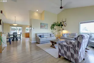 2606 E 10th St, The Dalles, OR 97058 - Photo 5