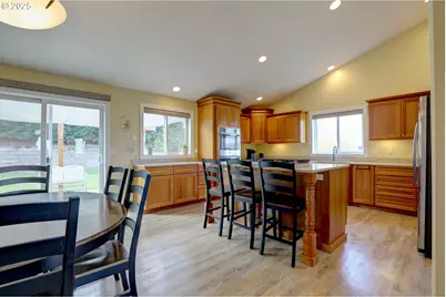 2606 E 10th St, The Dalles, OR 97058 - Photo 11