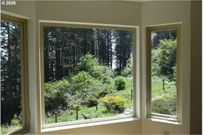 94404 Linda Ln, Gold Beach, OR 97444 - Photo 11