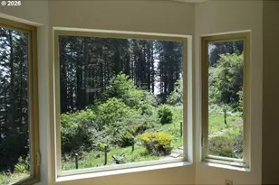94404 Linda Ln, Gold Beach, OR 97444 - Photo 11
