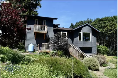94404 Linda Ln, Gold Beach, OR 97444 - Photo 17