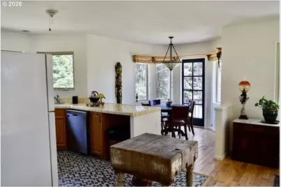 94404 Linda Ln, Gold Beach, OR 97444 - Photo 5