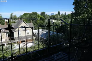 2109 NW Irving St, Portland, OR 97210 - Photo 15