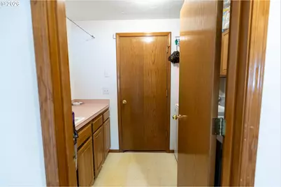 3247 SE 20th Ave, Albany, OR 97322 - Photo 17
