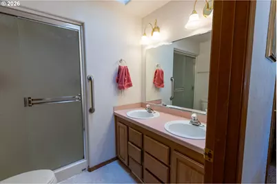 3247 SE 20th Ave, Albany, OR 97322 - Photo 27