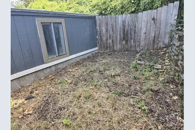 925 SE Main St, Roseburg, OR 97470 - Photo 17