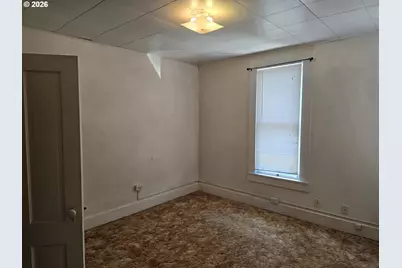 925 SE Main St, Roseburg, OR 97470 - Photo 13
