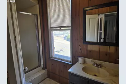 925 SE Main St, Roseburg, OR 97470 - Photo 15