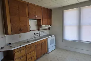925 SE Main St, Roseburg, OR 97470 - Photo 11