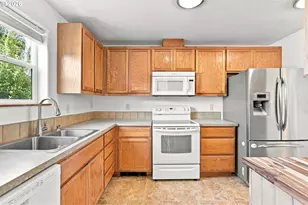 4854 A St, Springfield, OR 97478 - Photo 15