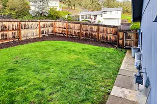 1818 NE Todd St, Roseburg, OR 97470 - Photo 25