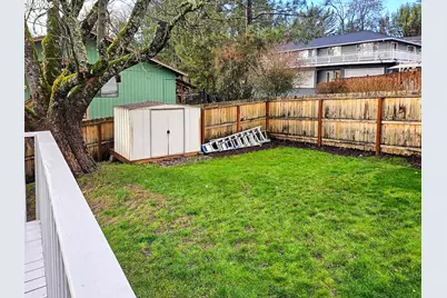 1818 NE Todd St, Roseburg, OR 97470 - Photo 19