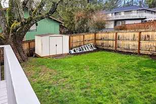 1818 NE Todd St, Roseburg, OR 97470 - Photo 19